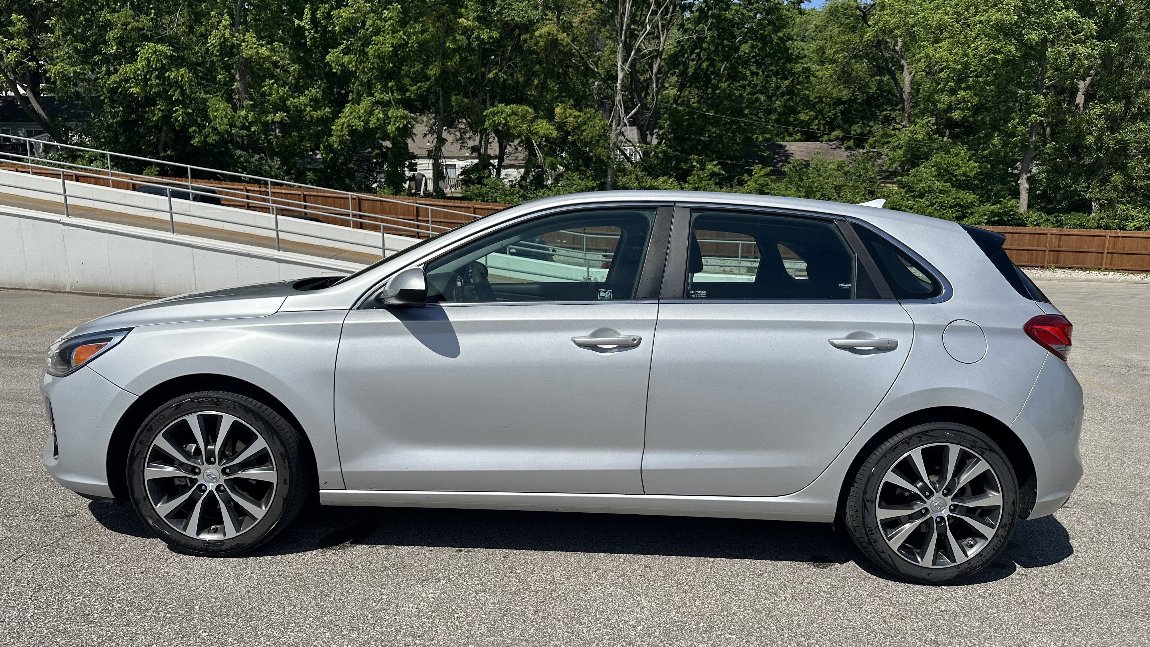 Used 2018 Hyundai Elantra GT FWD image 7