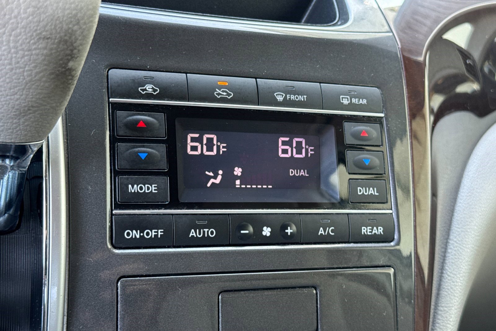 Used 2012 Nissan Quest SV FWD image 19
