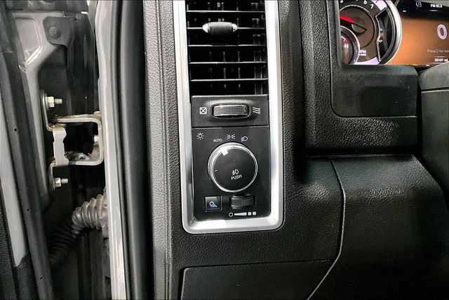 Used 2022 RAM 1500 Express w/ Ceramic Grey Express Package AWD/4WD image 47