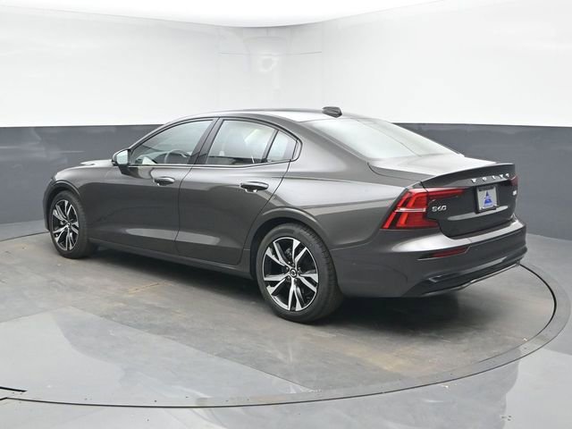 Used 2025 Volvo S60 B5 Plus image 6
