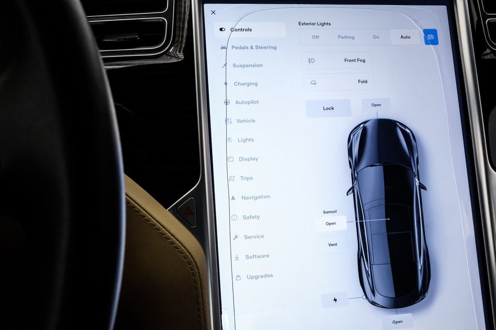 Used 2016 Tesla Model S P90D image 28