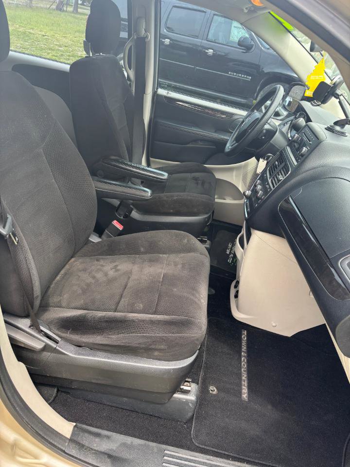 Used 2012 Dodge Grand Caravan American Value Package FWD image 22