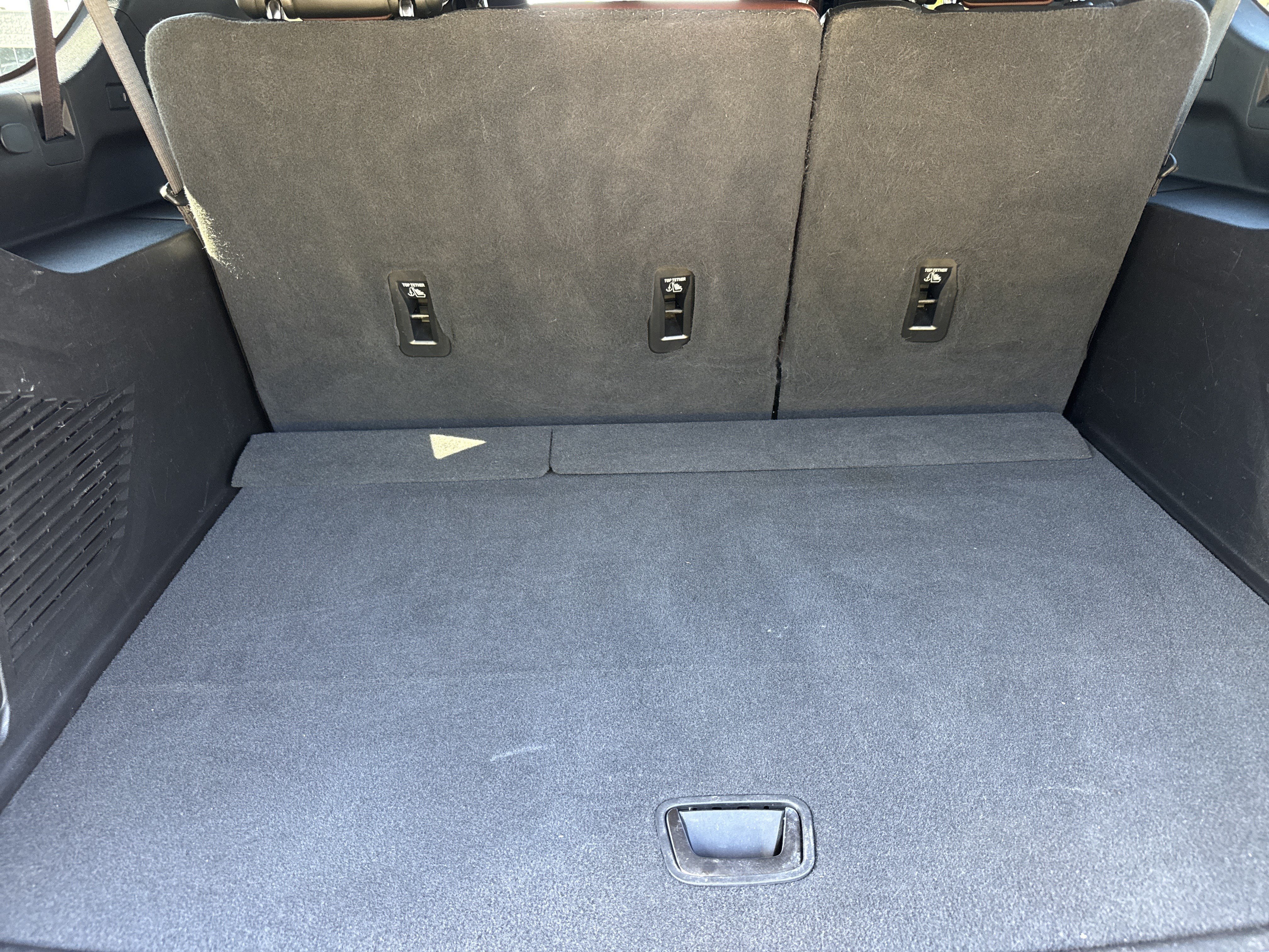 Used 2023 GMC Yukon XL Denali Ultimate w/ LPO, Floor Liner Package AWD/4WD image 36