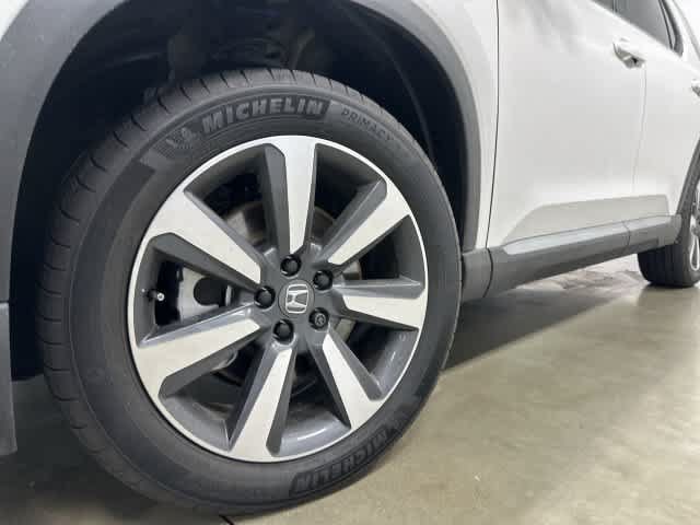 Certified 2025 Honda Pilot Touring image 29