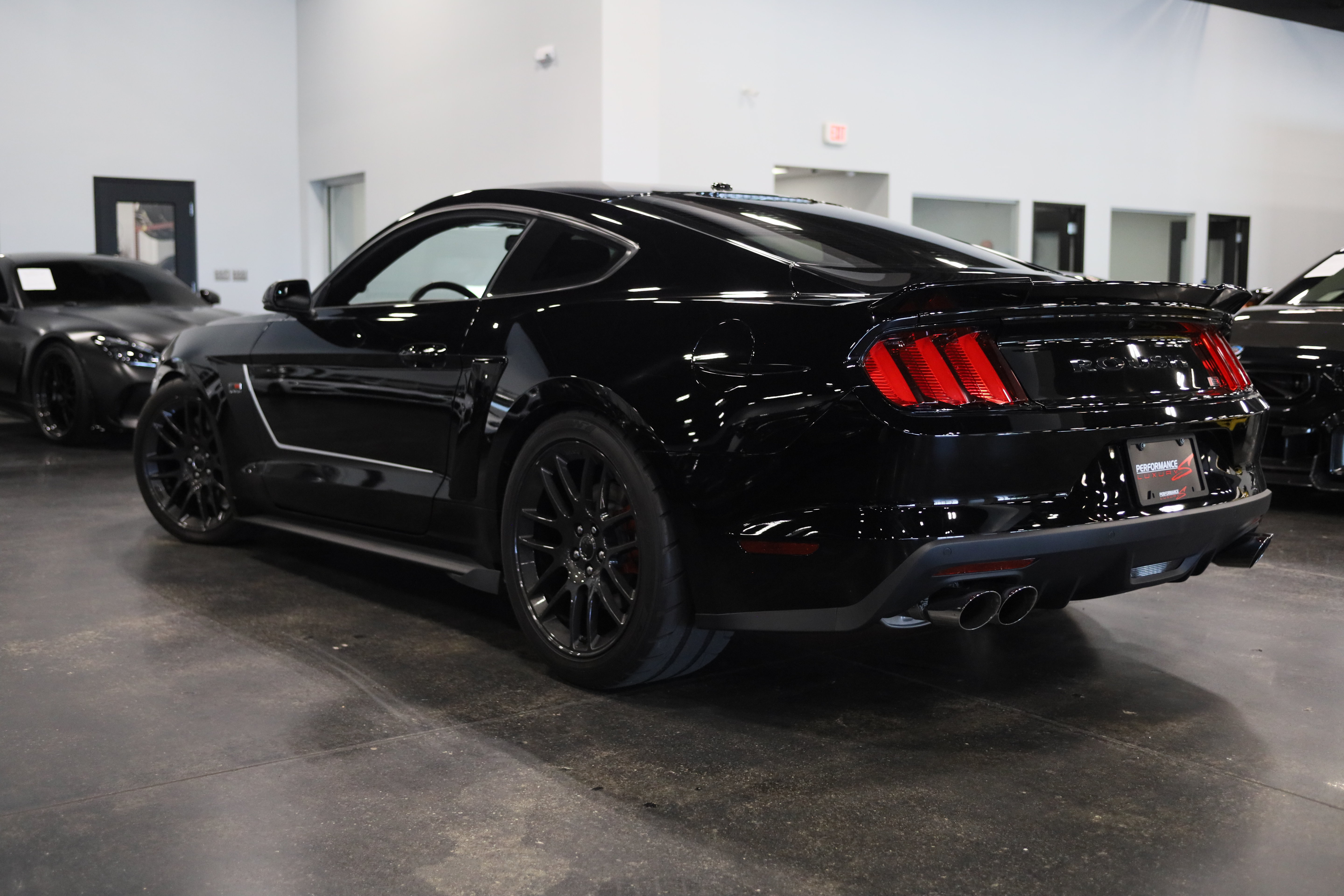 Used 2017 Ford Mustang GT Premium w/ GT Performance Package RWD image 4