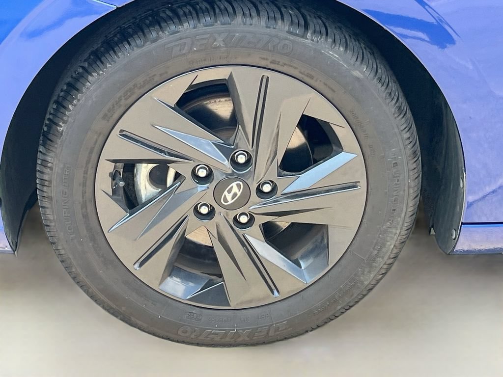 Used 2023 Hyundai Elantra SEL w/ Cargo Package FWD image 28