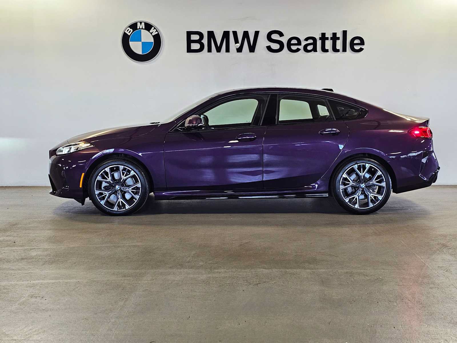 Used 2025 BMW 228i xDrive w/ Premium Package AWD/4WD image 4
