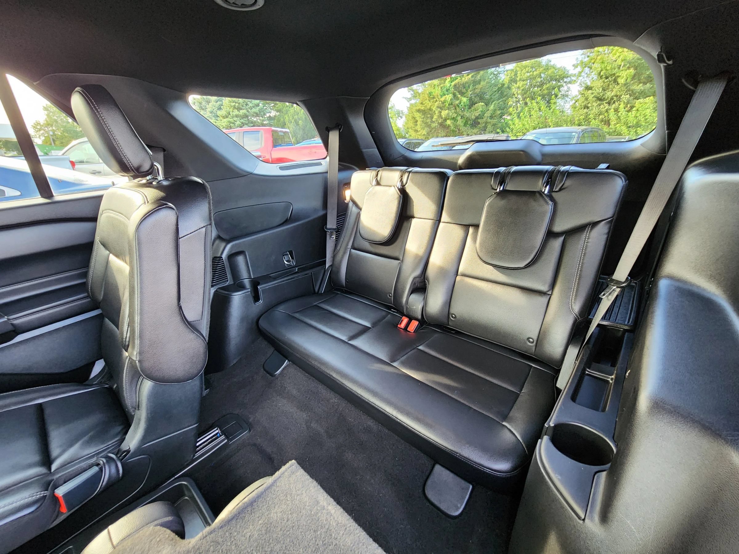 Used 2020 Ford Explorer XLT w/ Equipment Group 202A AWD/4WD image 22