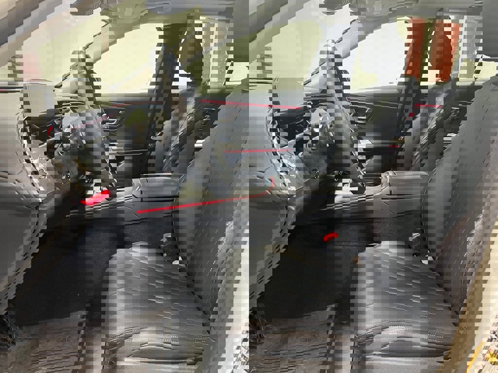 Used 2025 Mercedes-Benz E 350 4MATIC Sedan image 20