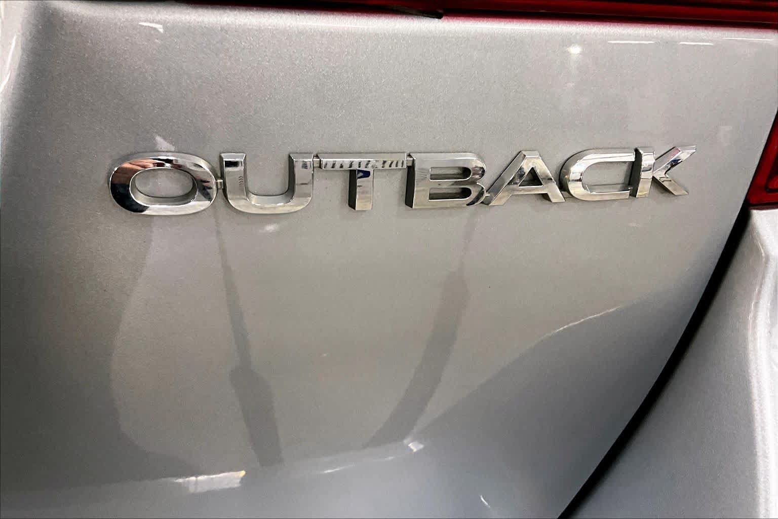 Used 2019 Subaru Outback 2.5i Limited AWD/4WD image 10