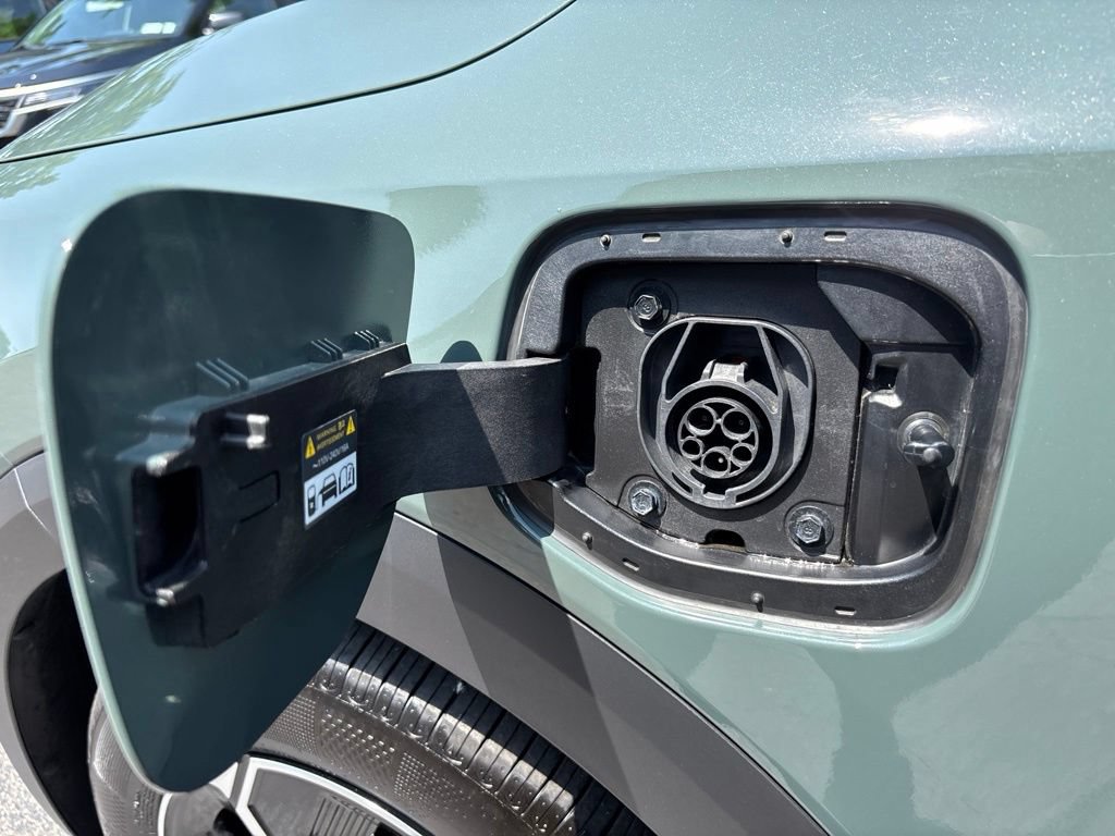 Used 2025 Kia Niro EX w/ EX Cold Weather Package FWD image 26