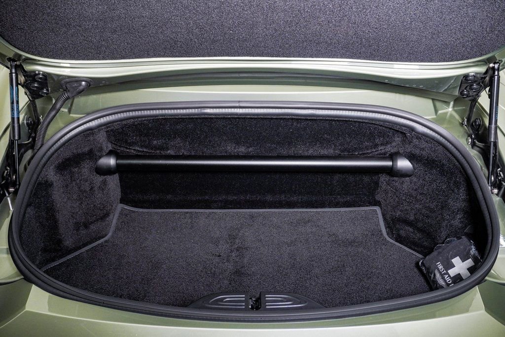 Used 2026 Aston Martin V8 Vantage Roadster image 35