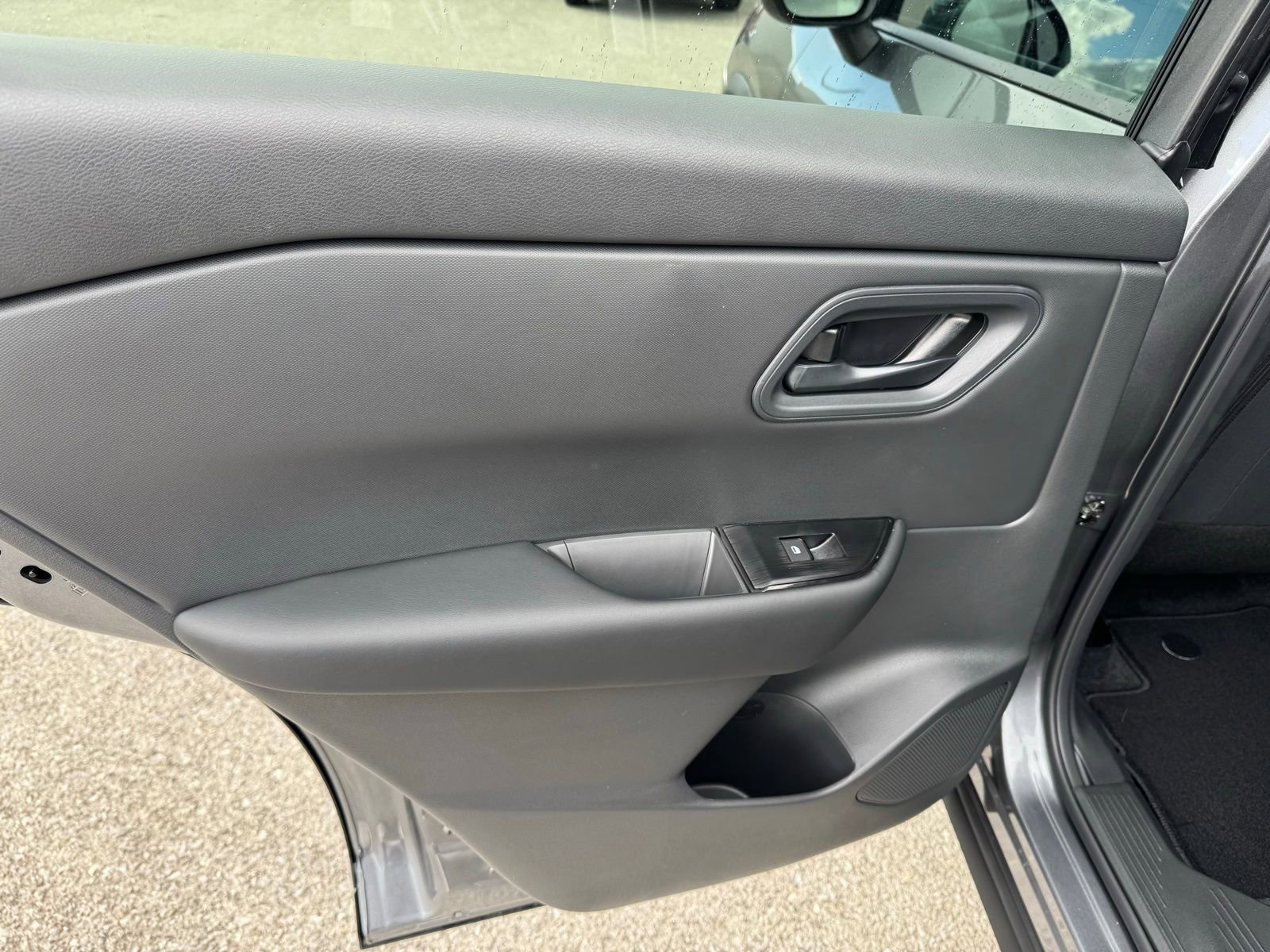 New 2026 Nissan Rogue S image 21