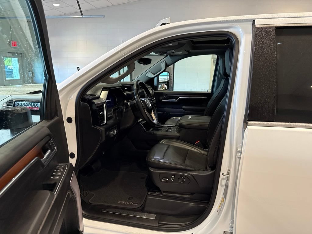Used 2024 GMC Sierra 3500 Denali w/ Denali Reserve Package AWD/4WD image 24
