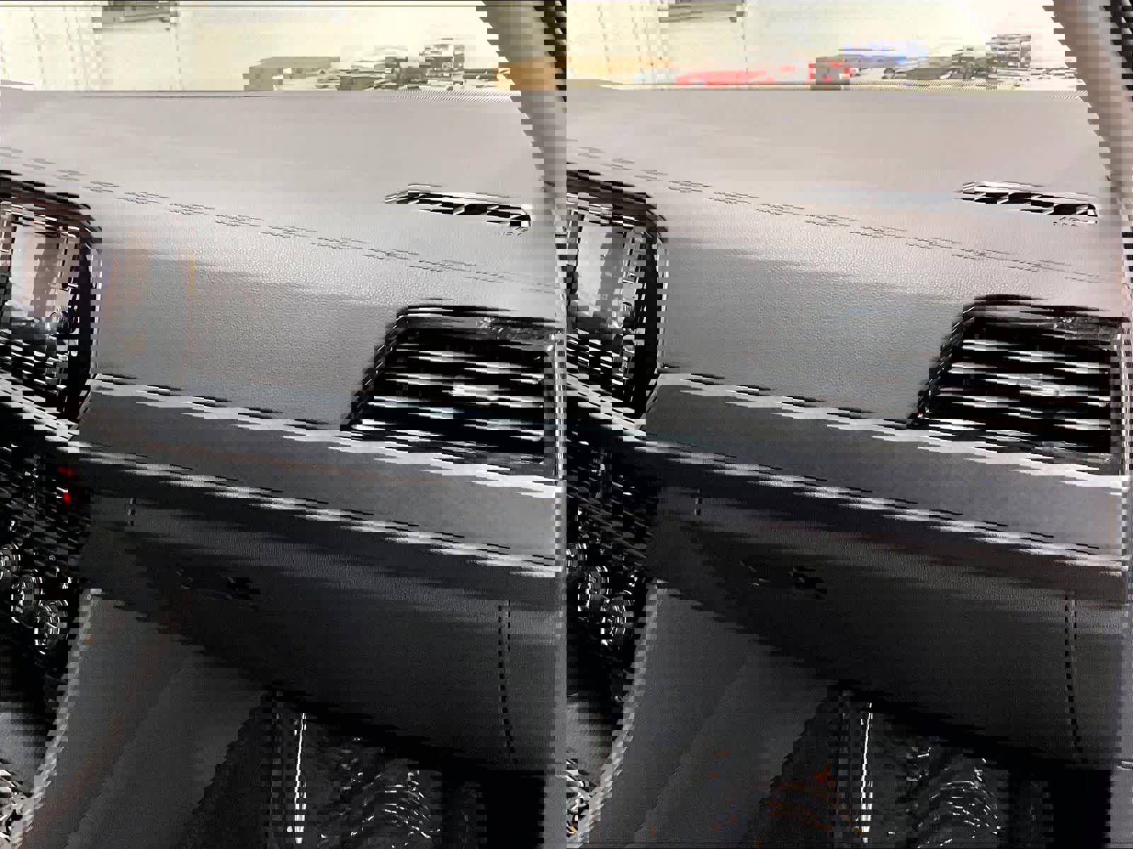 Used 2024 Volkswagen Jetta SE FWD image 18