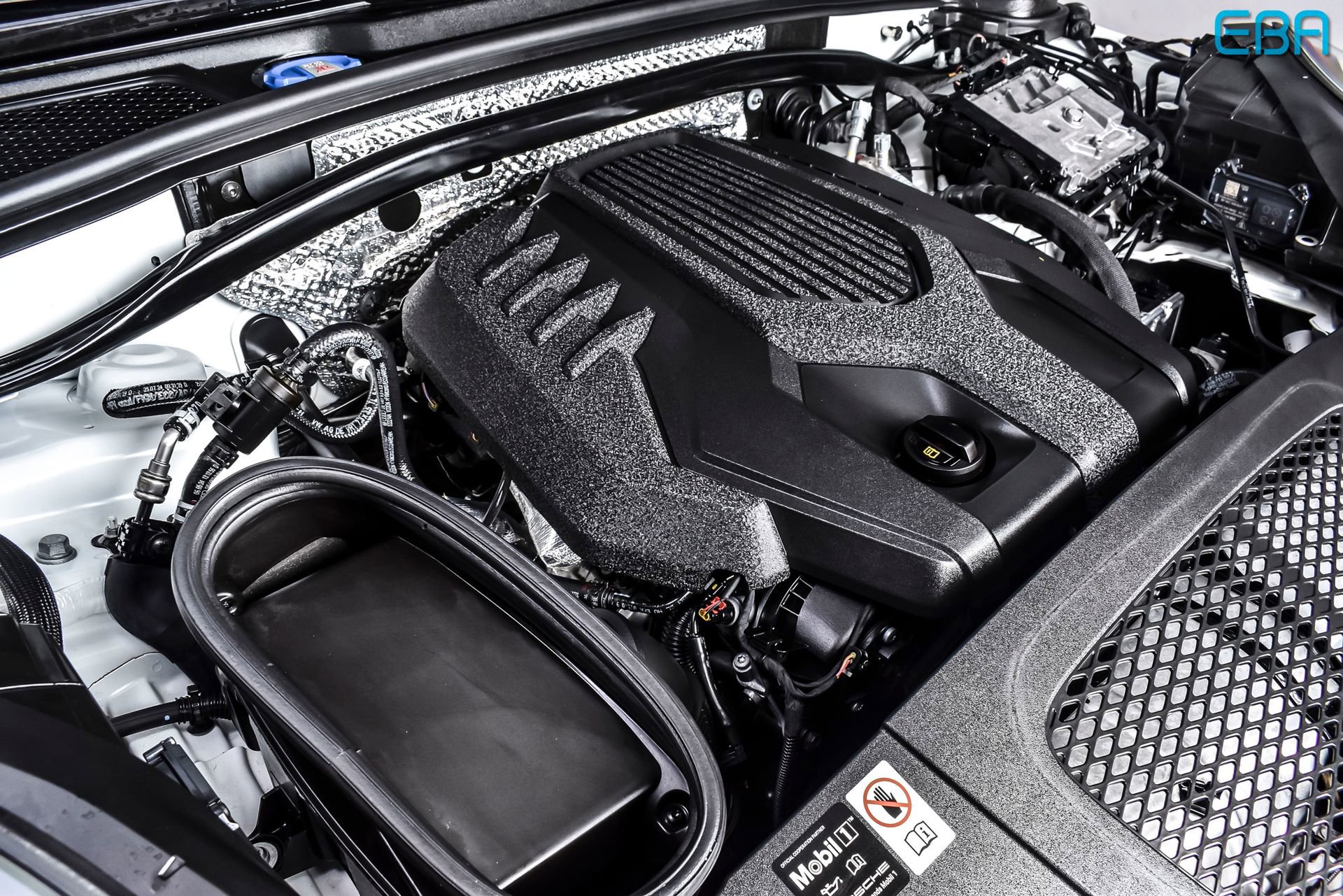 Used 2025 Porsche Macan image 12