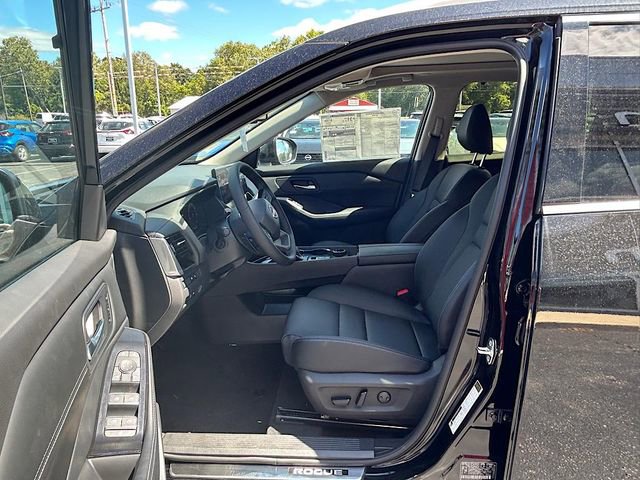 New 2025 Nissan Rogue SL w/ Tech Package image 12