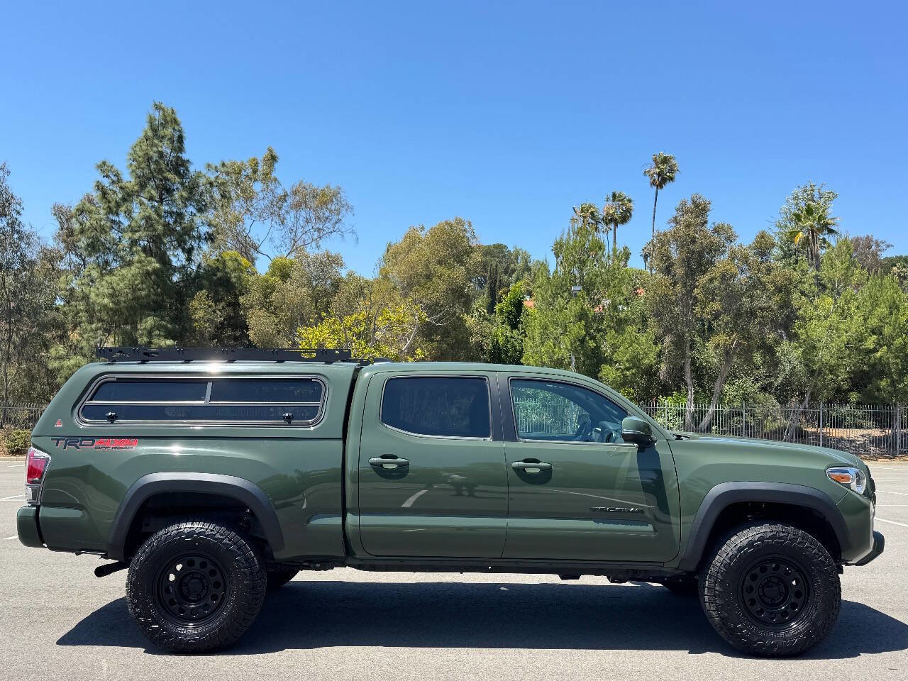 Used 2022 Toyota Tacoma TRD Off-Road w/ TRD Premium Off Road Package AWD/4WD image 7
