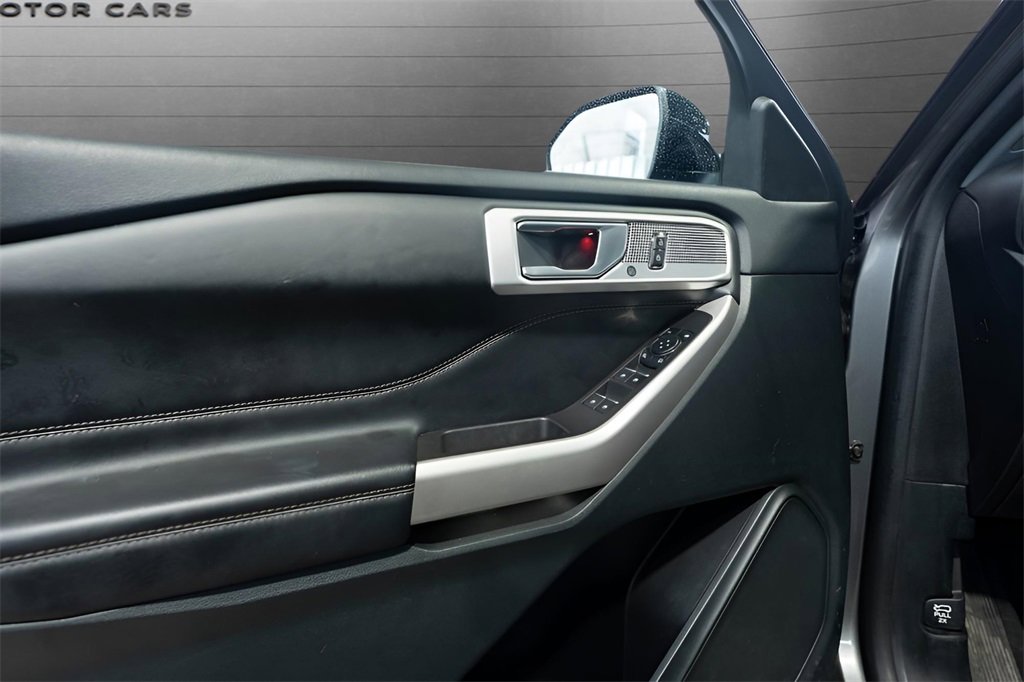 Used 2023 Ford Explorer Limited image 22