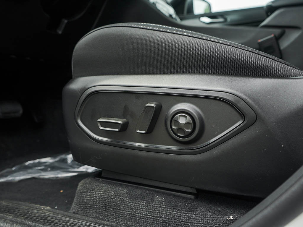 New 2025 Jeep Grand Cherokee Laredo X w/ Luxury Tech Group I image 19