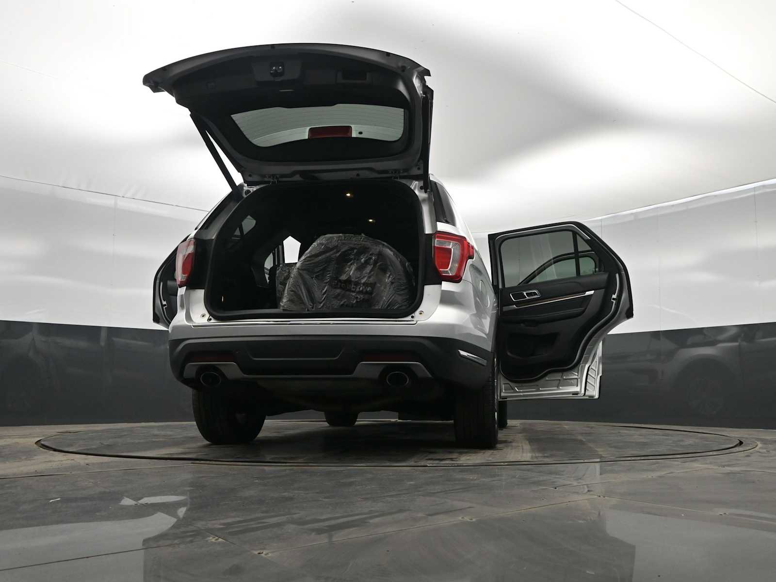 Used 2018 Ford Explorer Limited image 43