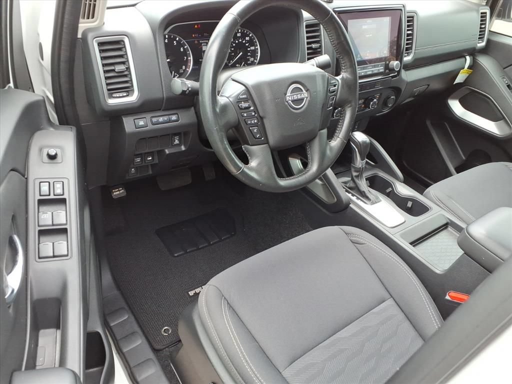 Used 2023 Nissan Frontier SV AWD/4WD image 17