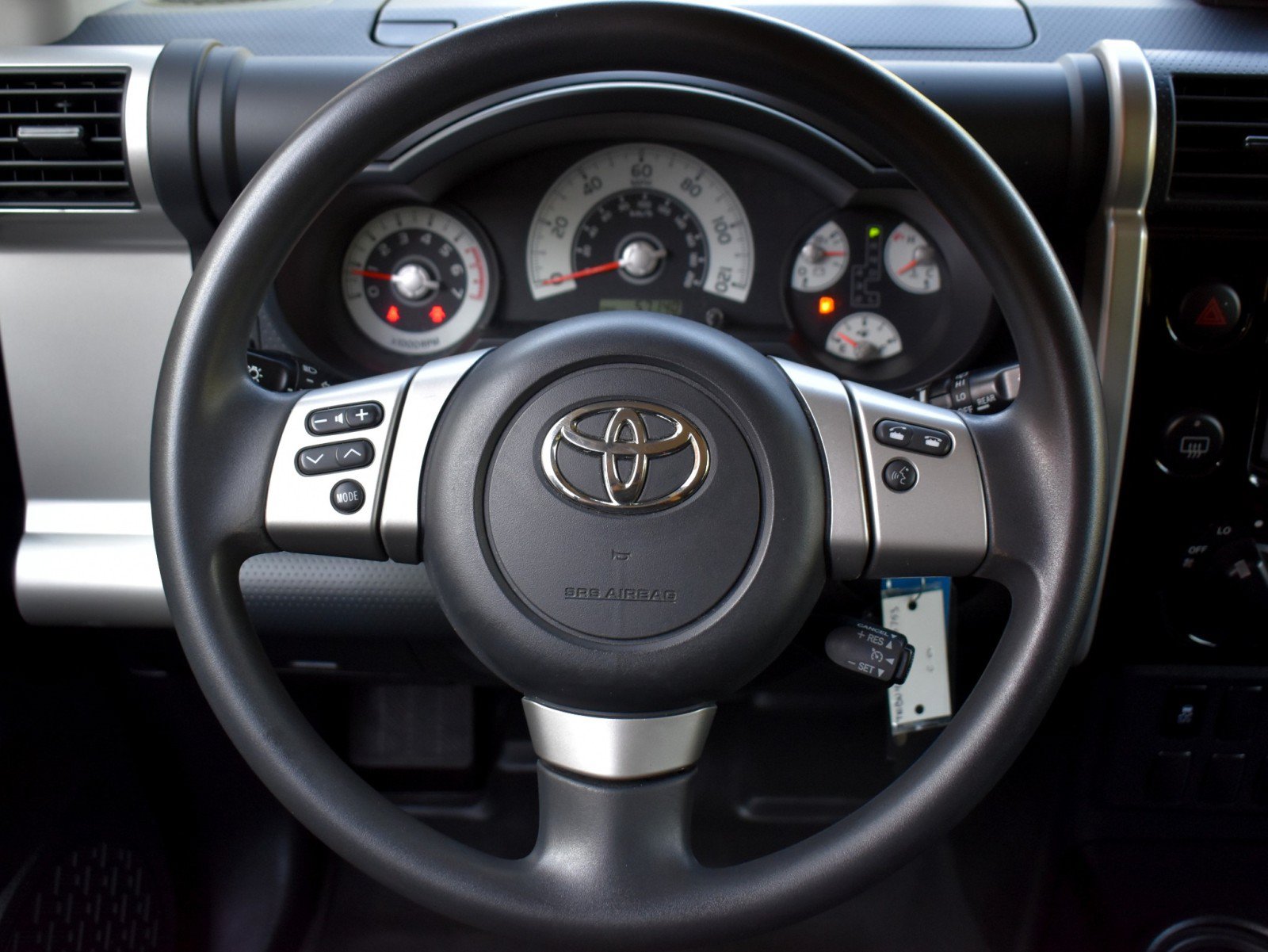 Used 2014 Toyota FJ Cruiser 4WD w/ Convenience Package image 17