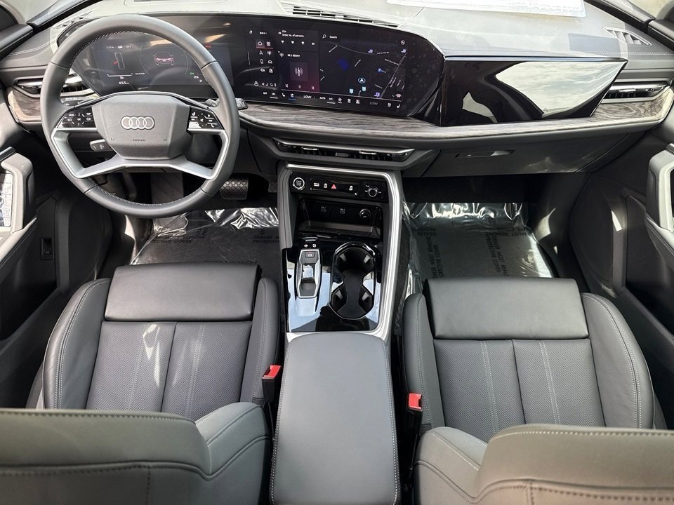 Certified 2025 Audi Q5 2.0T Premium Plus w/ Premium Plus image 13