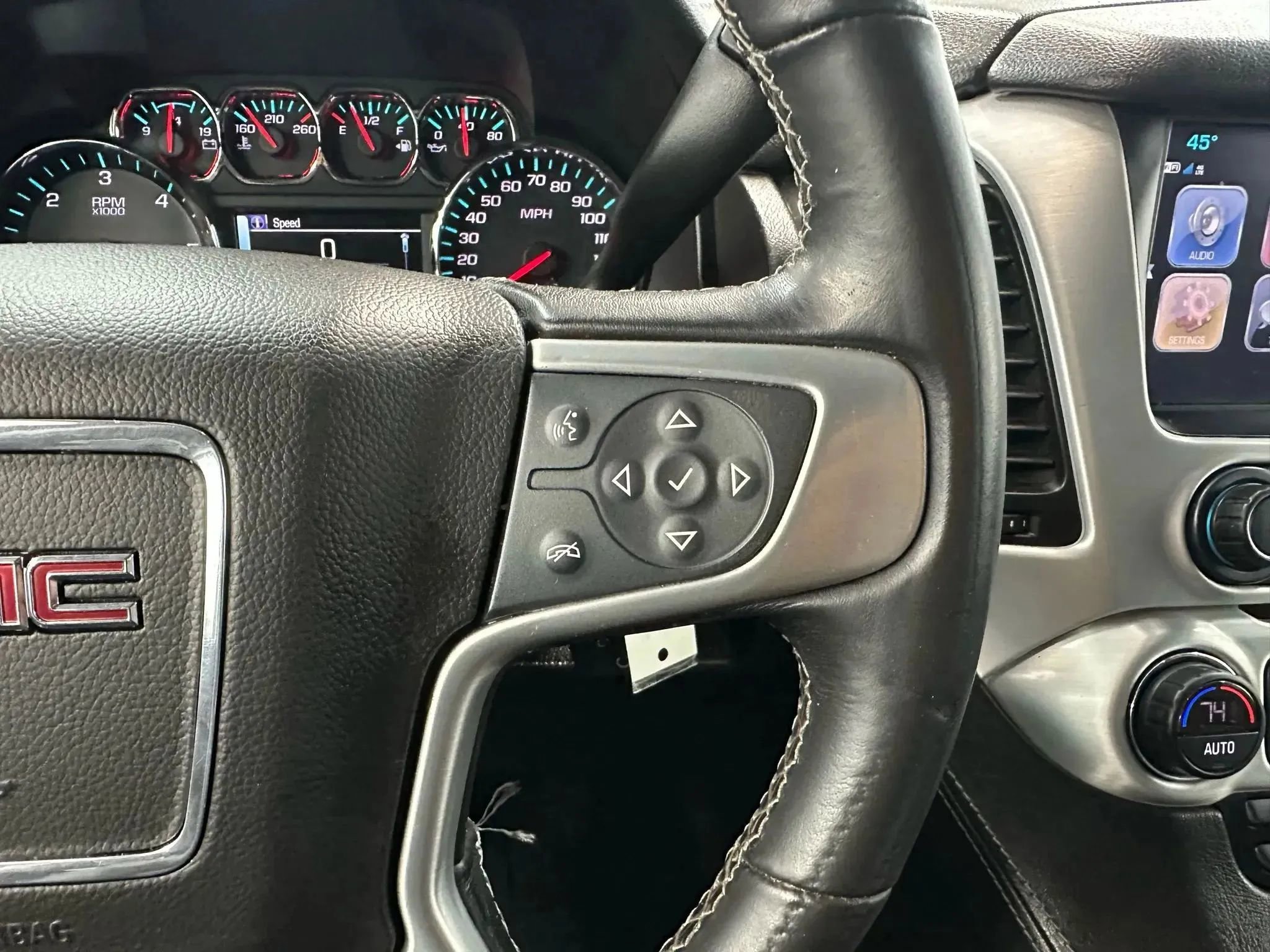 Used 2019 GMC Yukon XL SLE image 24