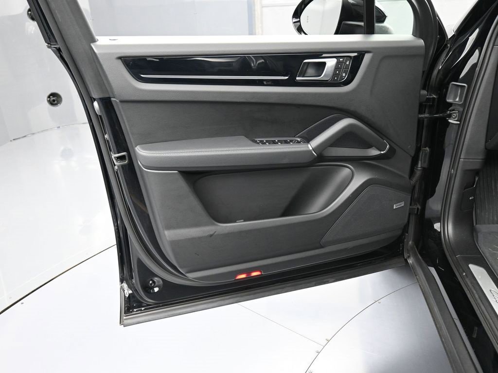 Certified 2023 Porsche Cayenne image 15