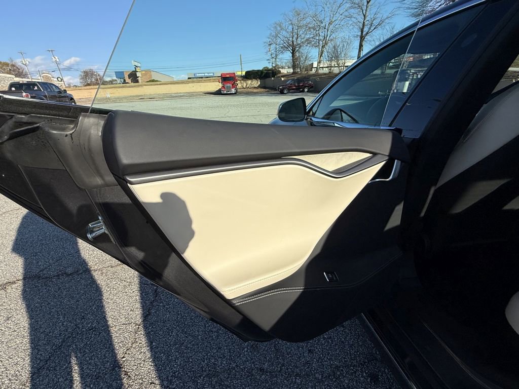 Used 2020 Tesla Model S Long Range Plus image 19