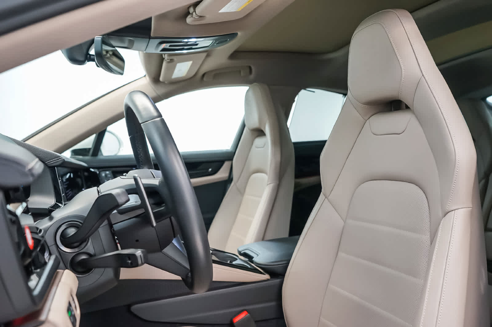 Certified 2025 Porsche Panamera 4 AWD/4WD image 5