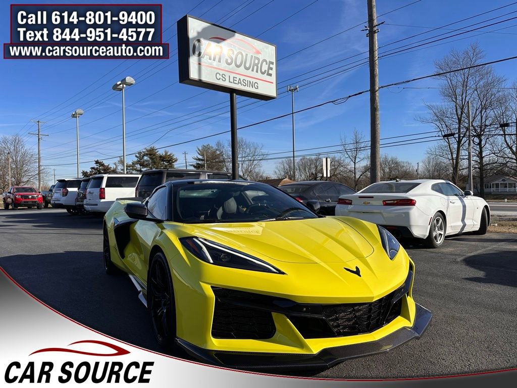 Used 2023 Chevrolet Corvette Z06 w/ Stealth Interior Trim Package video 1