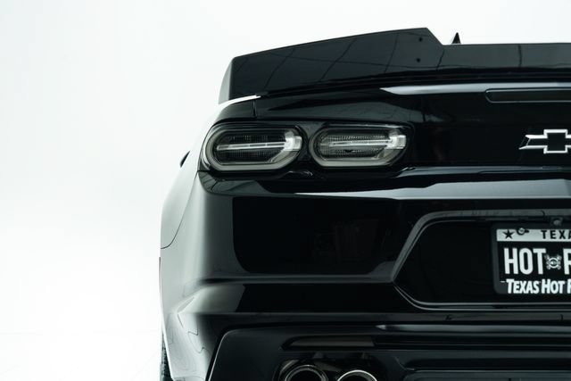 Used 2021 Chevrolet Camaro LT RWD image 17