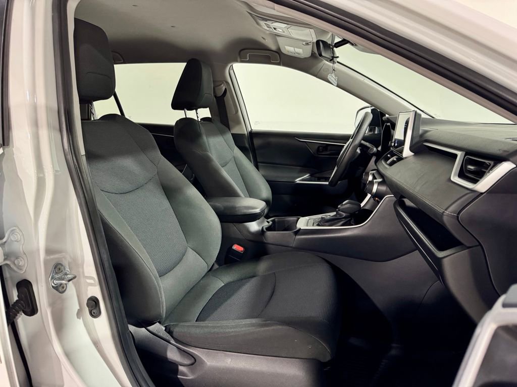 Used 2024 Toyota RAV4 LE image 22