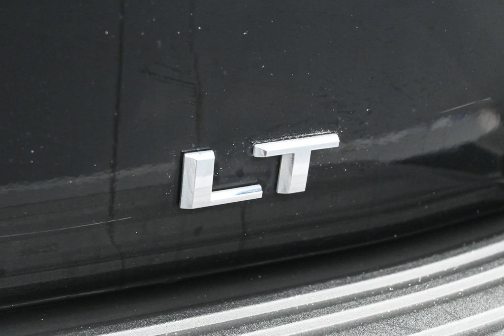 Used 2024 Chevrolet Suburban LT RWD image 38
