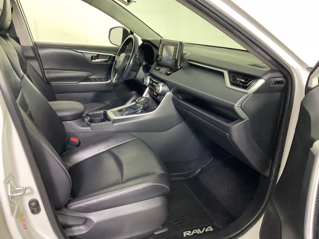 Used 2019 Toyota RAV4 XLE Premium w/ Cold Weather Package AWD/4WD image 26
