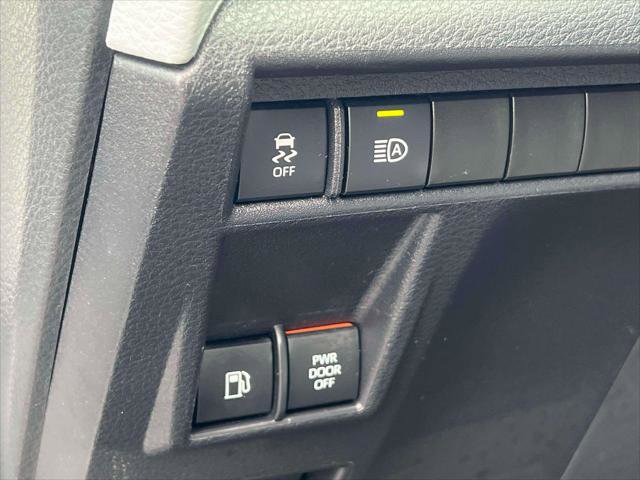 Certified 2025 Toyota Sienna LE image 24