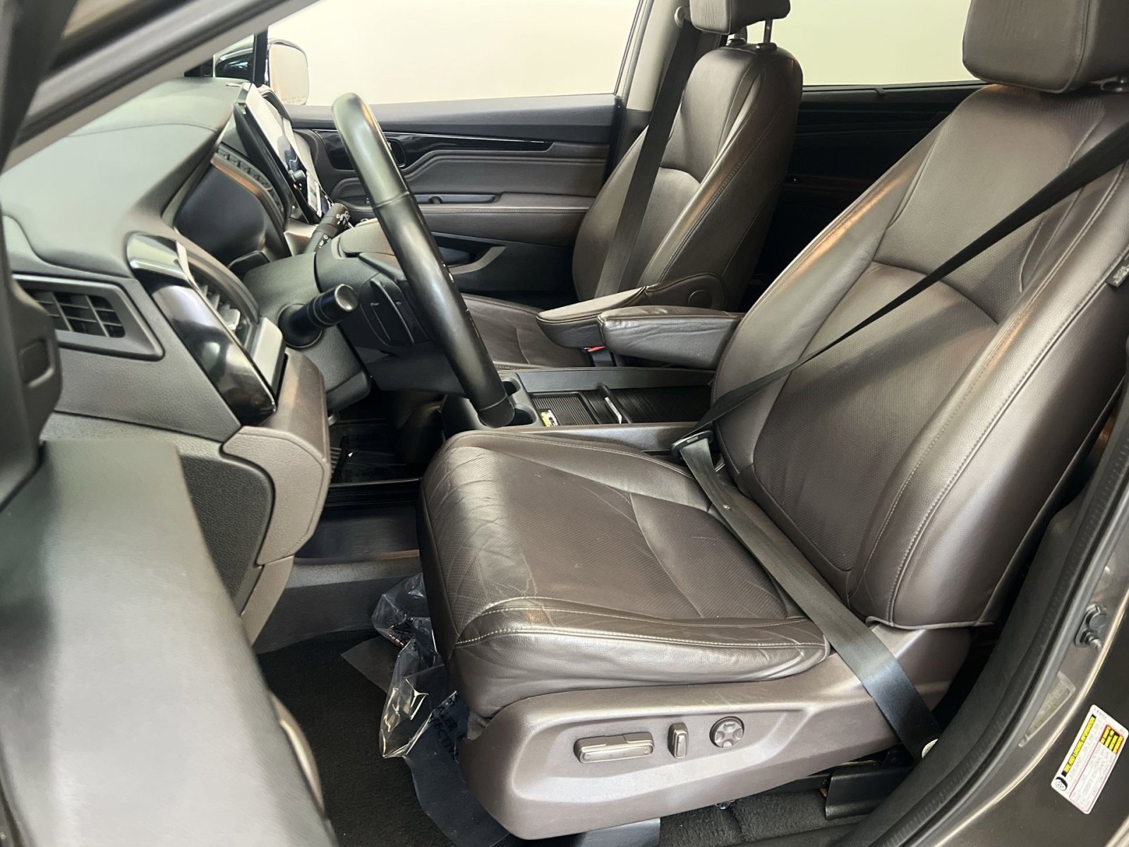 Used 2018 Honda Odyssey Elite image 11