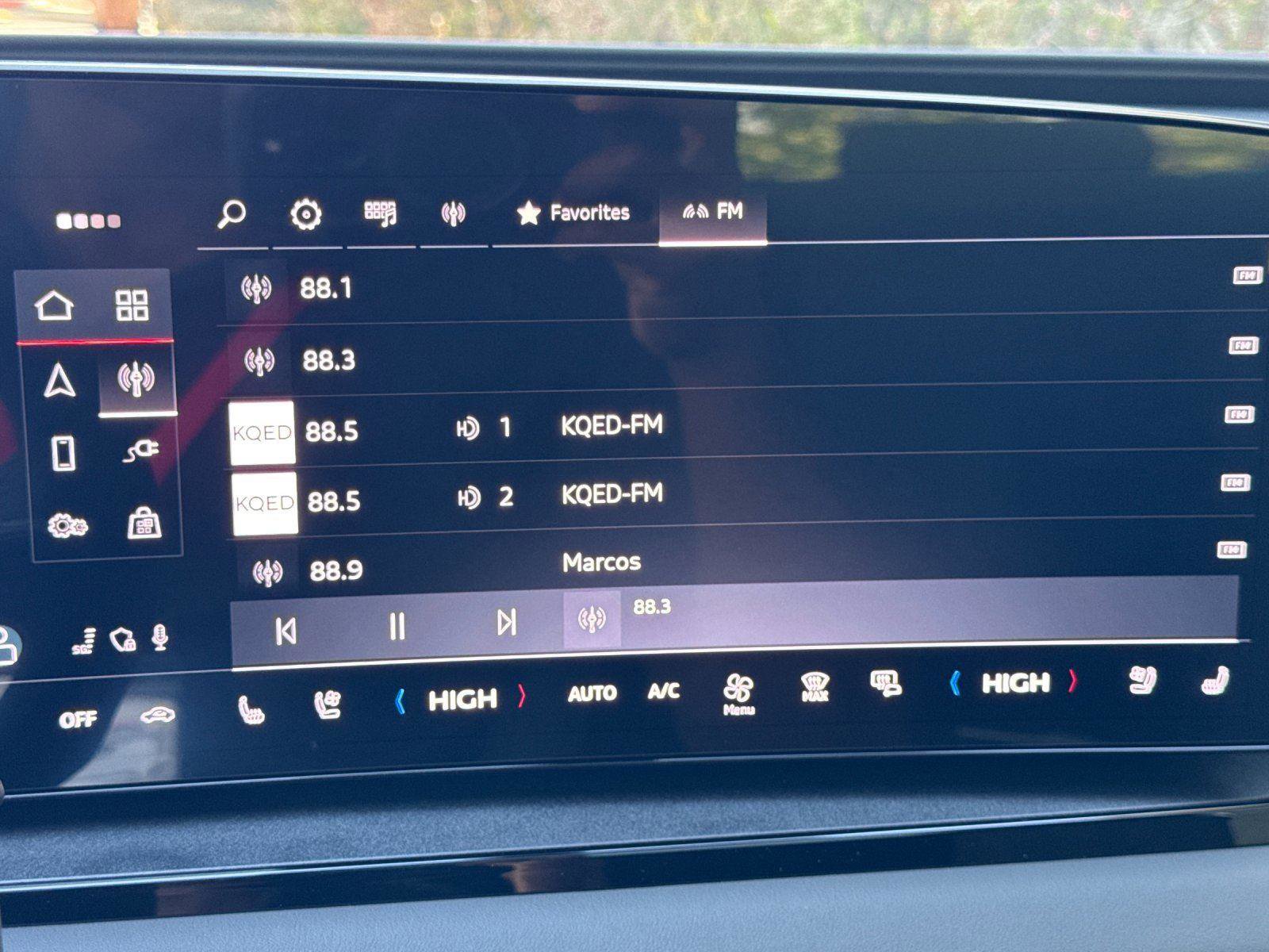 New 2025 Audi Q6 e-tron Premium Plus AWD/4WD image 17