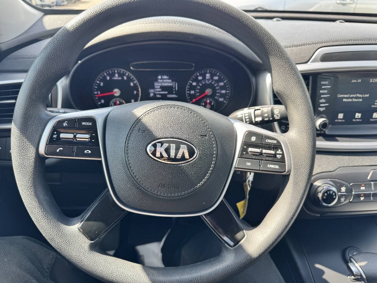 Used 2019 Kia Sorento FWD image 9