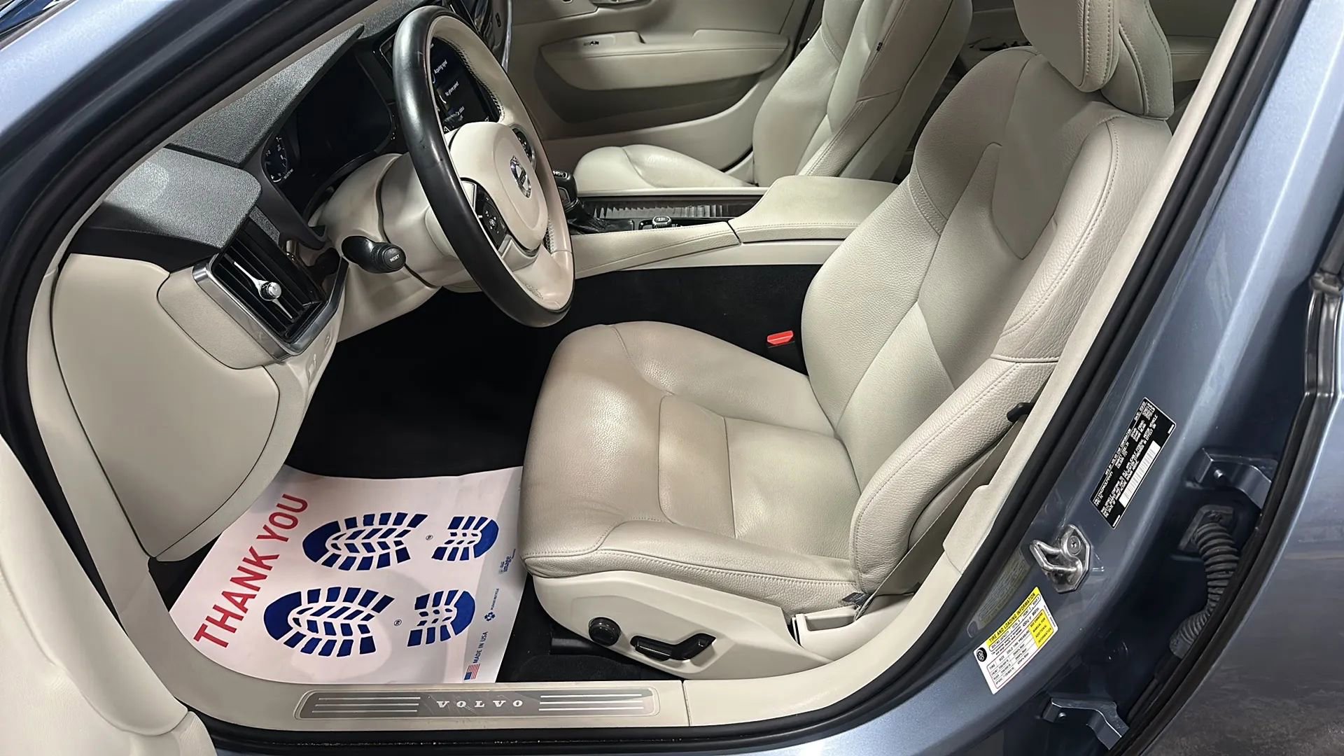 Used 2020 Volvo S90 T6 Momentum image 9