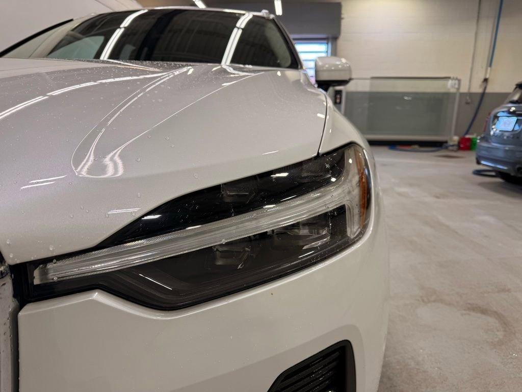 Used 2023 Volvo XC60 B5 Plus image 9