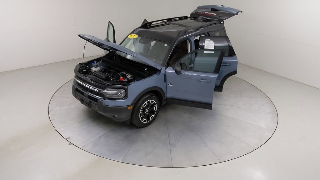 Certified 2025 Ford Bronco Sport Outer Banks w/ Outer Banks Tech Package+ AWD/4WD image 56