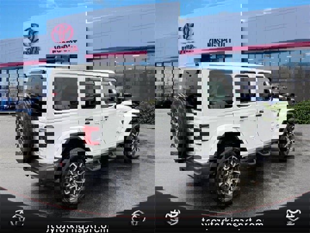 Used 2024 Jeep Wrangler Sahara image 5