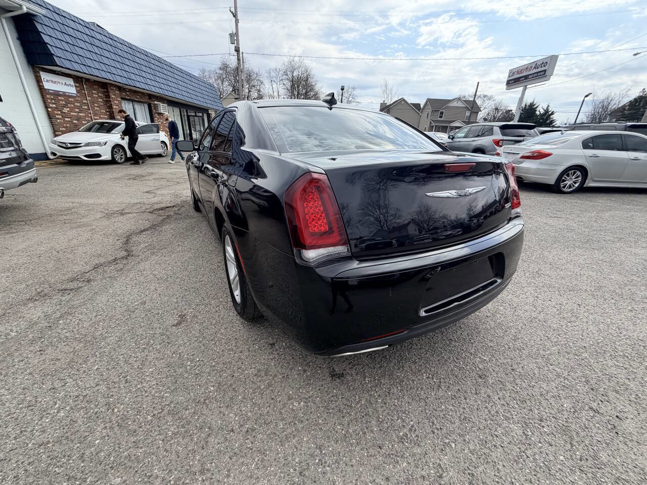 Used 2019 Chrysler 300 Touring w/ Sport Appearance Package image 9