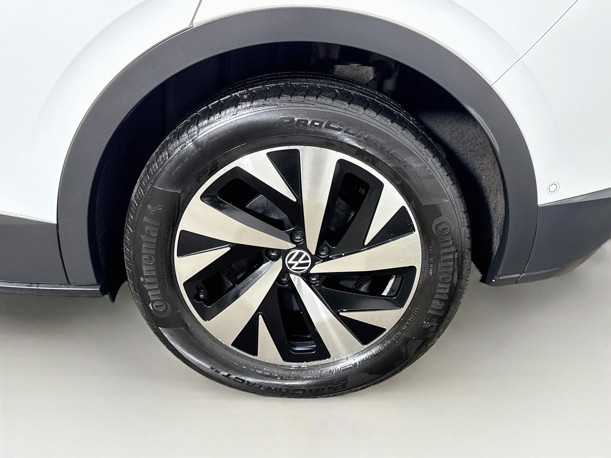 Used 2023 Volkswagen ID.4 Pro AWD/4WD image 26