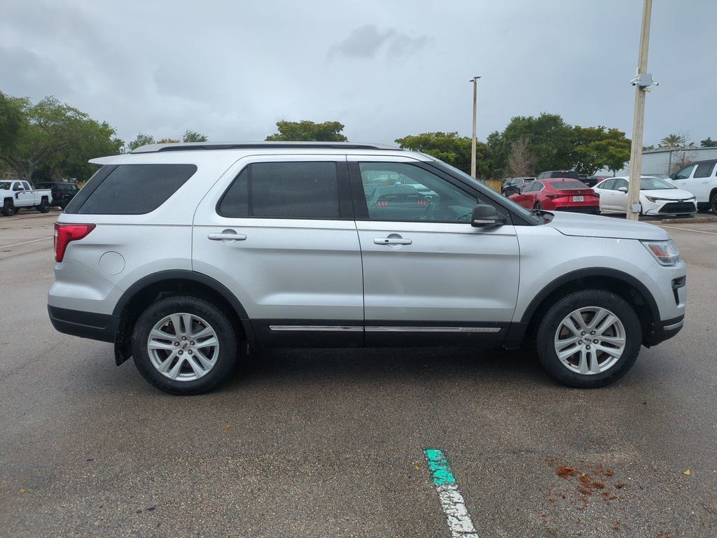 Used 2019 Ford Explorer XLT w/ Equipment Group 202A image 5