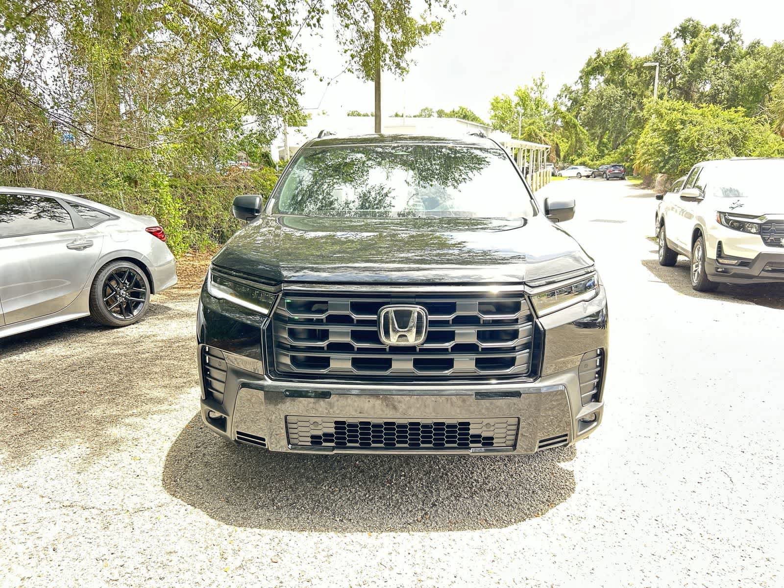New 2026 Honda Pilot Sport image 3