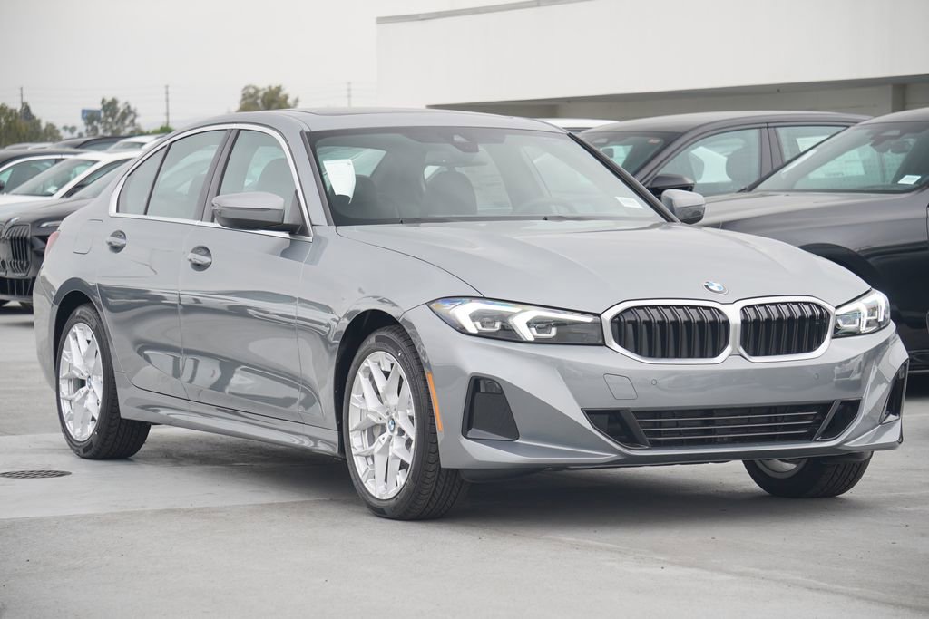 Used 2025 BMW 330i xDrive Sedan AWD/4WD image 3